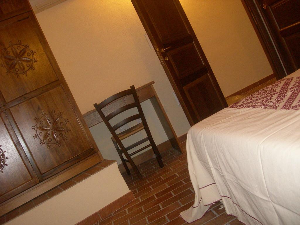 Agriturismo Battaglia Villamassargia Rum bild