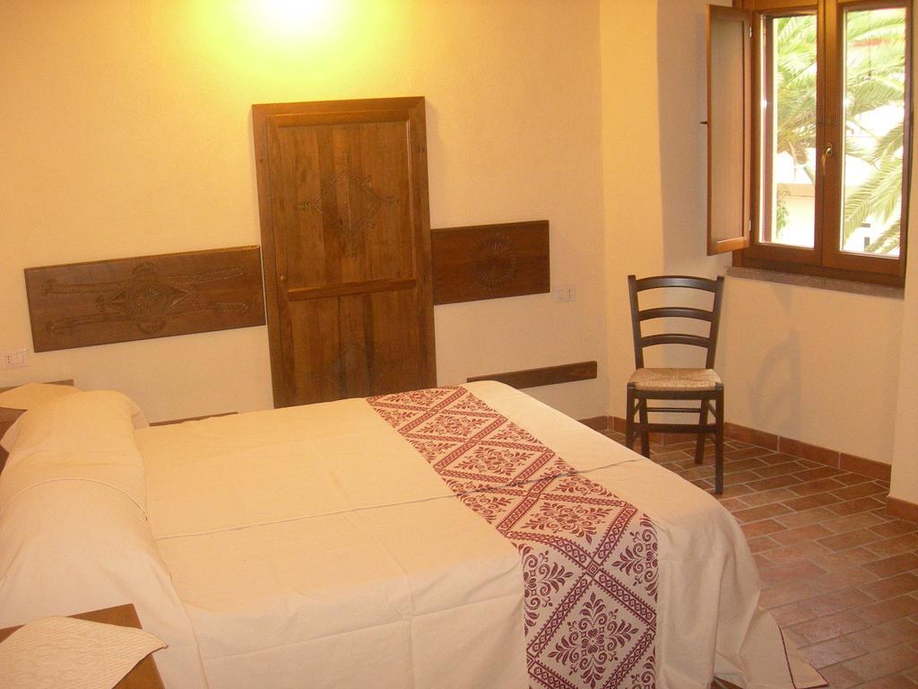 Agriturismo Battaglia Villamassargia Rum bild